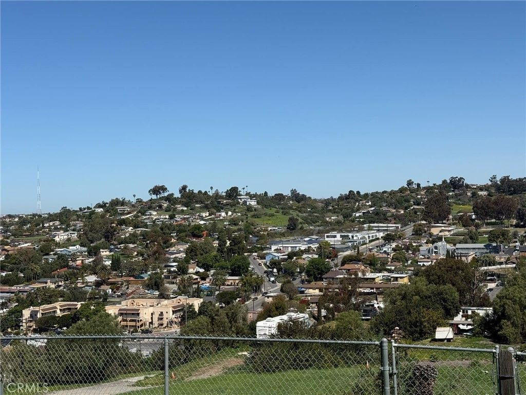 390 Treewood, San Diego, CA 92114