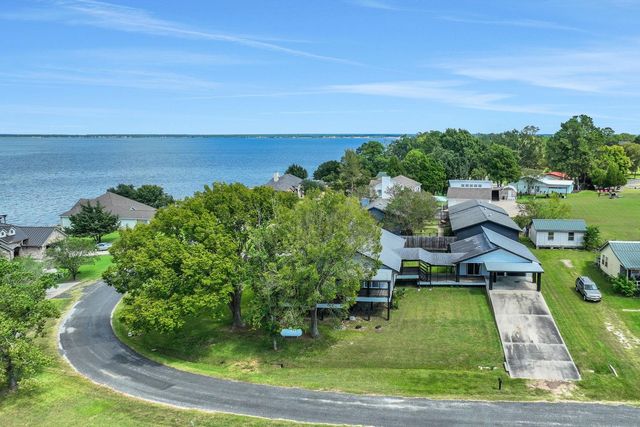 930 Paradise Drive, Coldspring, TX 77331