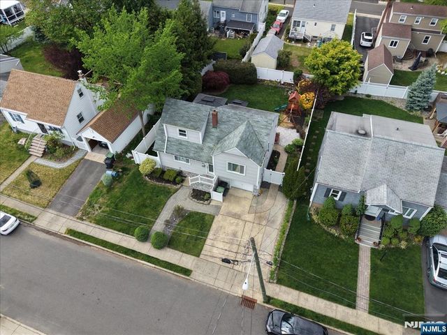43 Berwyn Place, Bergenfield, NJ 07621