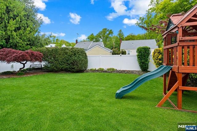 43 Berwyn Place, Bergenfield, NJ 07621