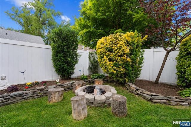 43 Berwyn Place, Bergenfield, NJ 07621