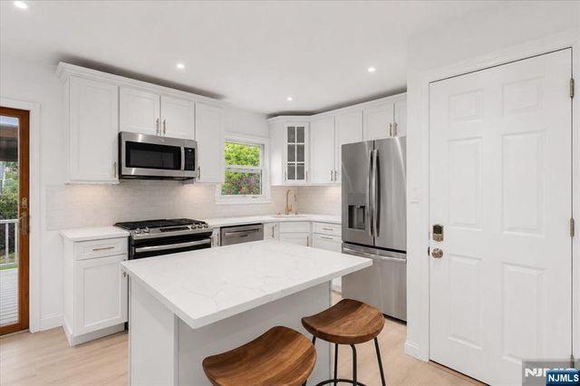 43 Berwyn Place, Bergenfield, NJ 07621