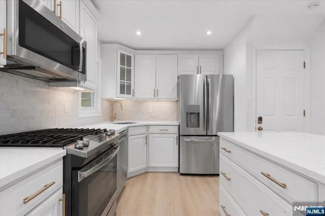 43 Berwyn Place, Bergenfield, NJ 07621