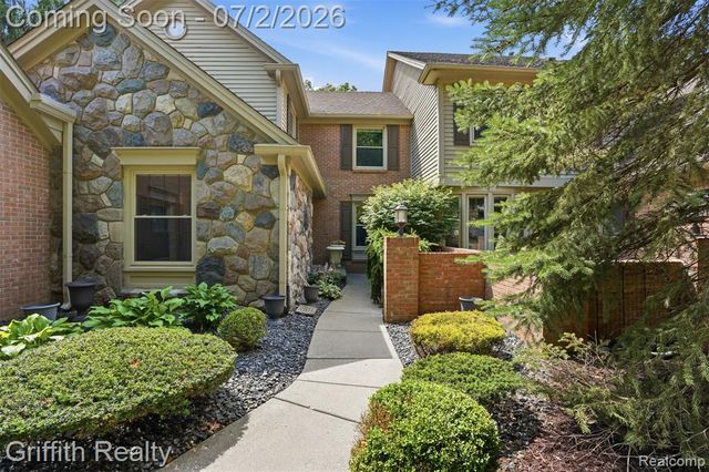 4603 Golf View Drive, Brighton, MI 48116