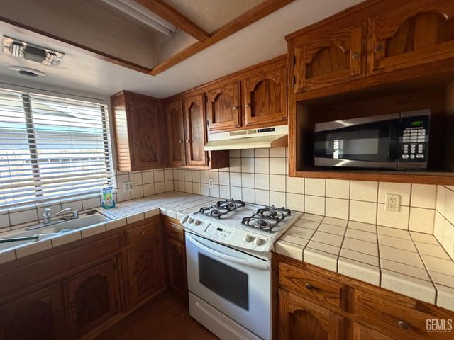 4108 Sugar Cane Avenue, Bakersfield, CA 93313