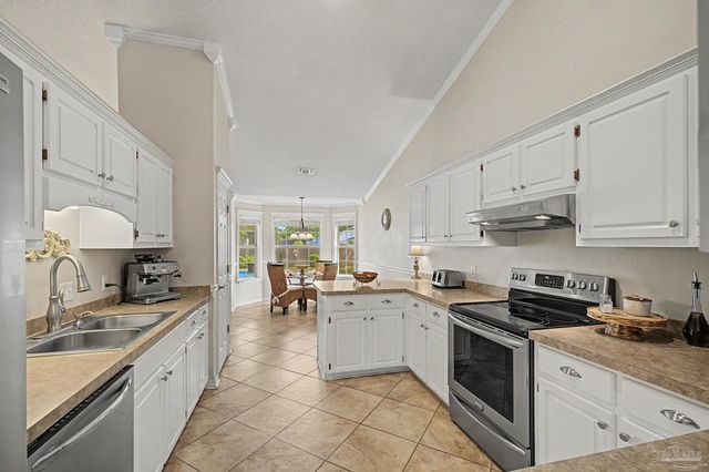 5644 Sweetbirch Ln, Milton, FL 32583