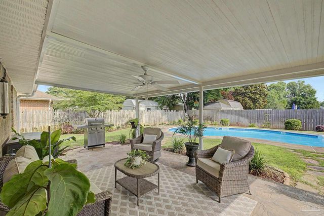 5644 Sweetbirch Ln, Milton, FL 32583