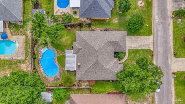 5644 Sweetbirch Ln, Milton, FL 32583
