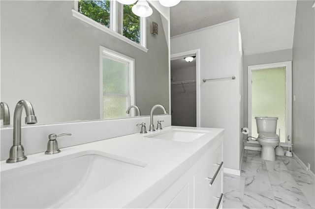 327 Lewis Circle, Commerce, GA 30529