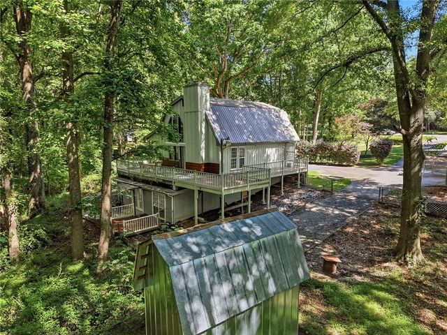 327 Lewis Circle, Commerce, GA 30529
