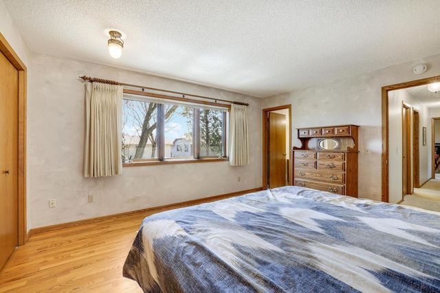 1208 Borealis Lane NE, Columbia Heights, MN 55421