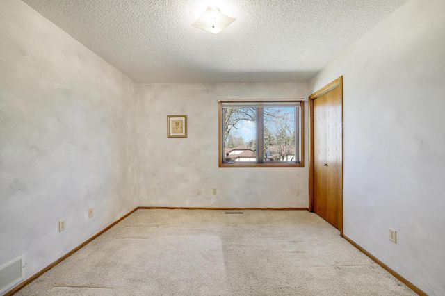 1208 Borealis Lane NE, Columbia Heights, MN 55421