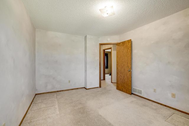 1208 Borealis Lane NE, Columbia Heights, MN 55421