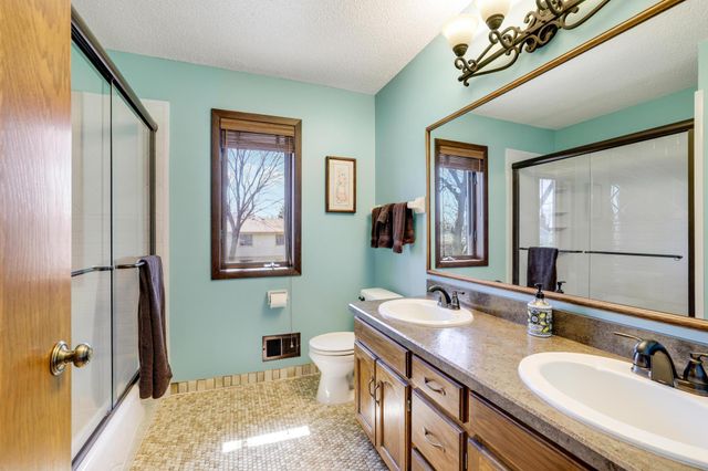 1208 Borealis Lane NE, Columbia Heights, MN 55421