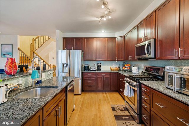 6169 WINDHAM HILL RUN, Alexandria, VA 22315