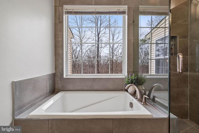 6169 WINDHAM HILL RUN, Alexandria, VA 22315