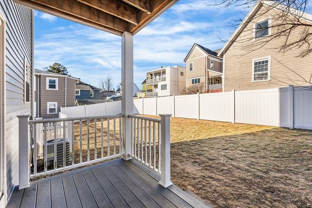 40 Seaview Ave 1, Winthrop, MA 02152