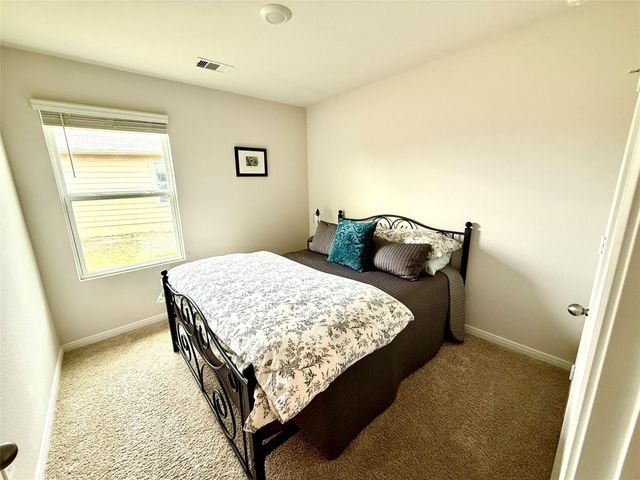 413 ABBEY LN, Lockhart, TX 78644