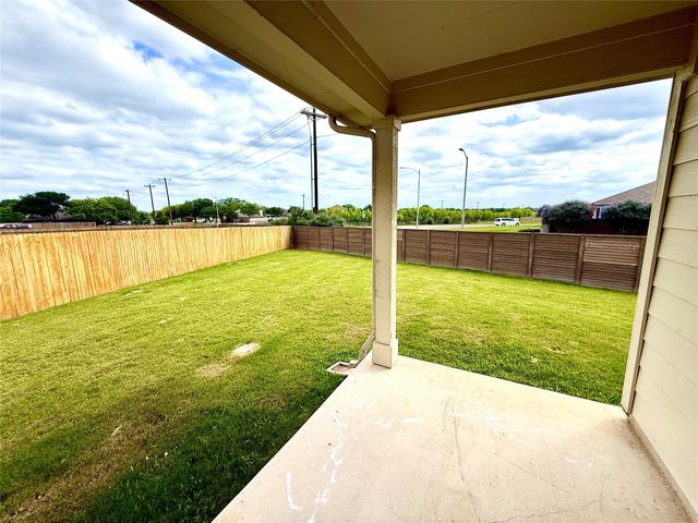 413 ABBEY LN, Lockhart, TX 78644