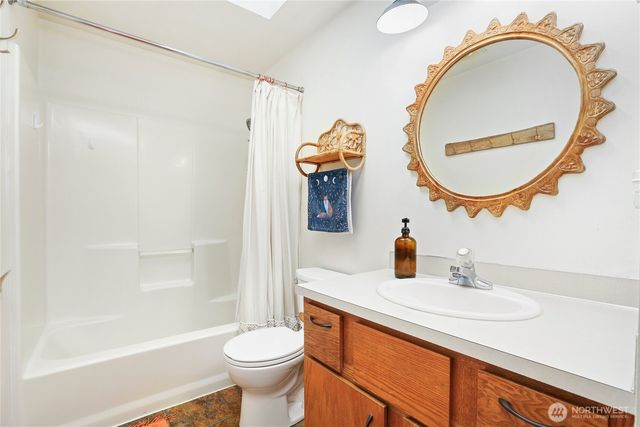 7909 Guemes Avenue, Clinton, WA 98236