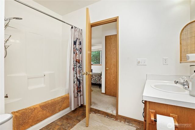 7909 Guemes Avenue, Clinton, WA 98236