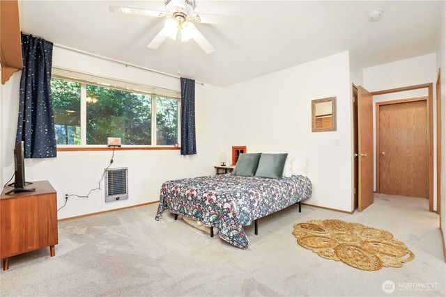 7909 Guemes Avenue, Clinton, WA 98236