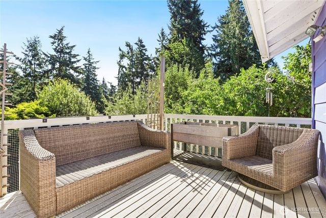 7909 Guemes Avenue, Clinton, WA 98236