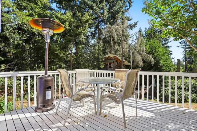 7909 Guemes Avenue, Clinton, WA 98236