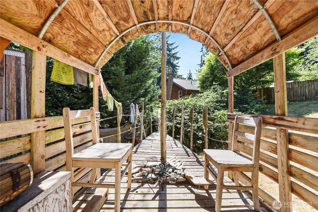 7909 Guemes Avenue, Clinton, WA 98236