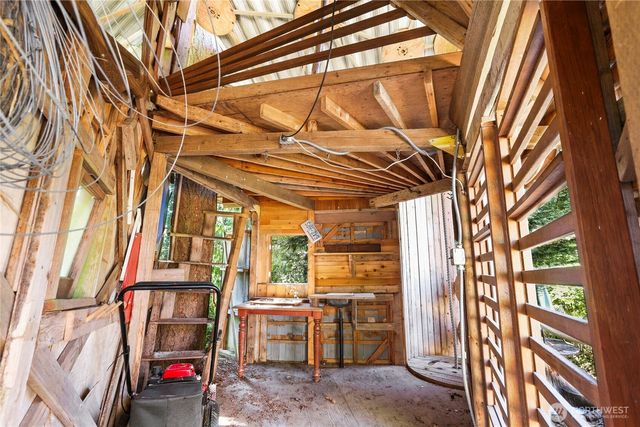 7909 Guemes Avenue, Clinton, WA 98236