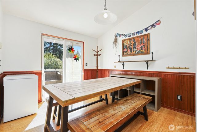 7909 Guemes Avenue, Clinton, WA 98236