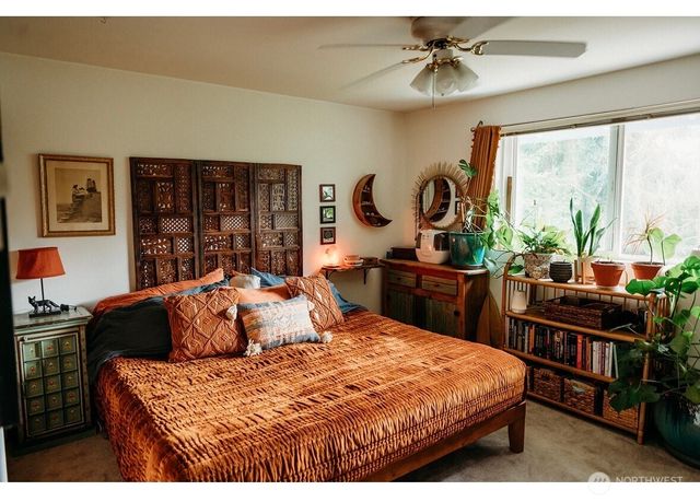 7909 Guemes Avenue, Clinton, WA 98236