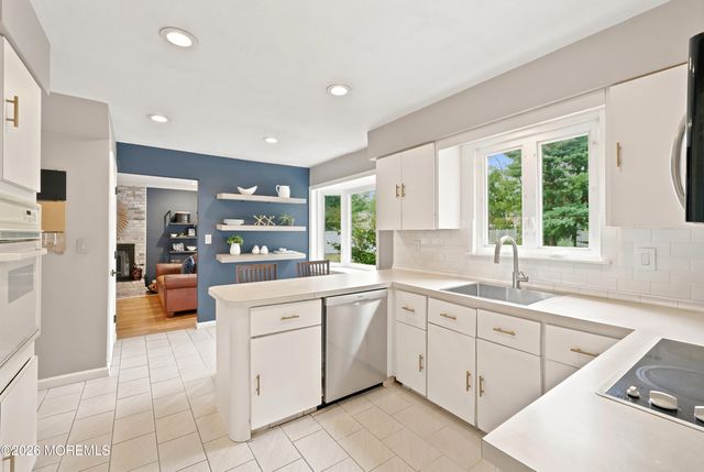 5 St Lawrence Way, Marlboro, NJ 07746