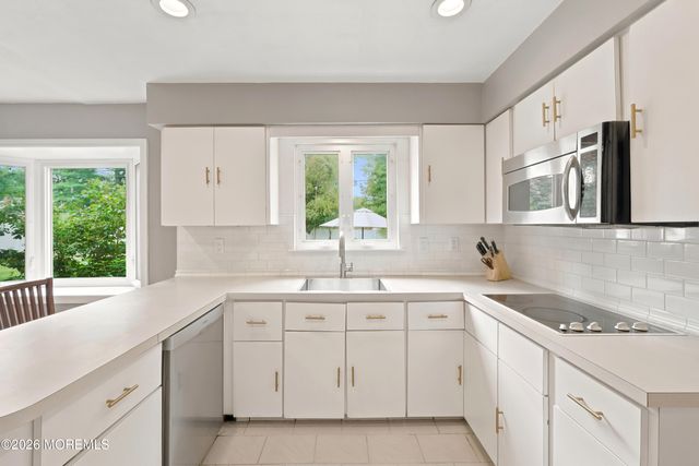5 St Lawrence Way, Marlboro, NJ 07746