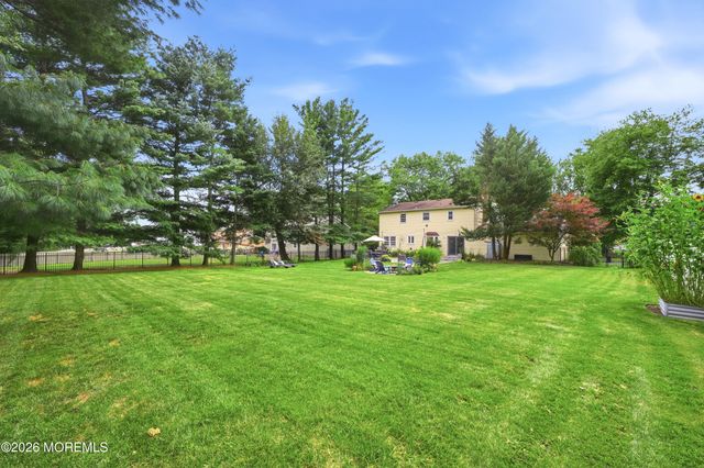 5 St Lawrence Way, Marlboro, NJ 07746