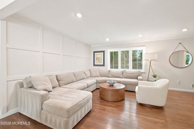 5 St Lawrence Way, Marlboro, NJ 07746