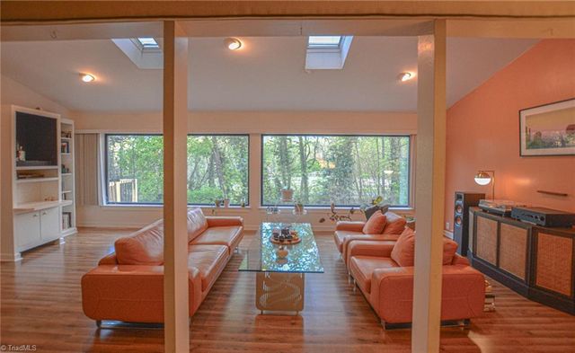 528 E Farriss Avenue, High Point, NC 27262