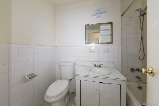 370 Westchester Avenue 2N, Port Chester, NY 10573