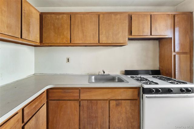 370 Westchester Avenue 2N, Port Chester, NY 10573