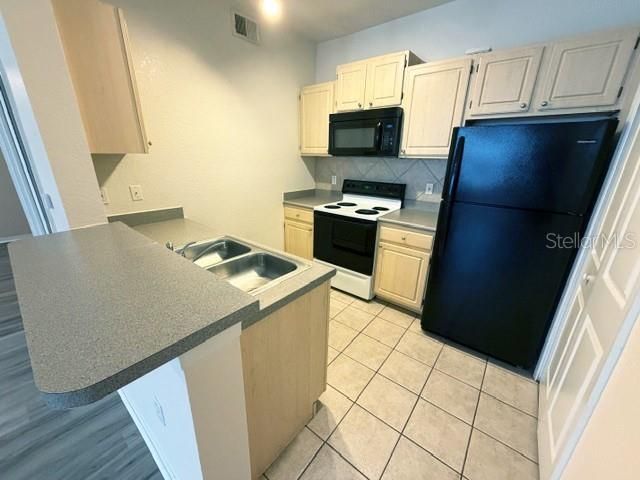 8927 LEGACY COURT 104, Kissimmee, FL 34747