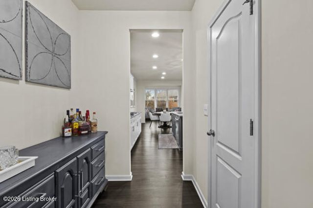 16805 Green Crest Ln, Louisville, KY 40245