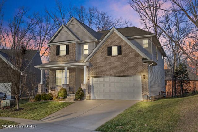 16805 Green Crest Ln, Louisville, KY 40245
