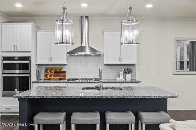 16805 Green Crest Ln, Louisville, KY 40245