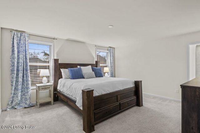 16805 Green Crest Ln, Louisville, KY 40245