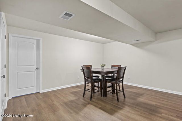 16805 Green Crest Ln, Louisville, KY 40245