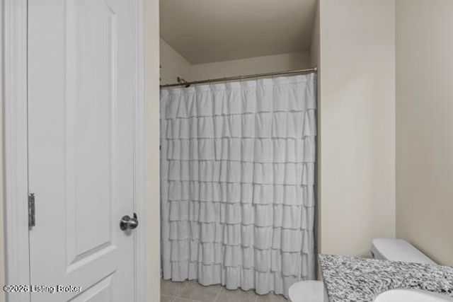 16805 Green Crest Ln, Louisville, KY 40245