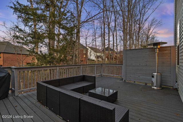 16805 Green Crest Ln, Louisville, KY 40245