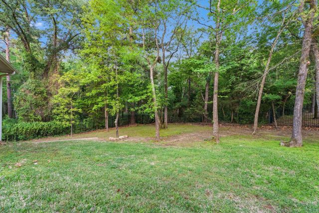 1915 Stoneleaf Drive, Tyler, TX 75703