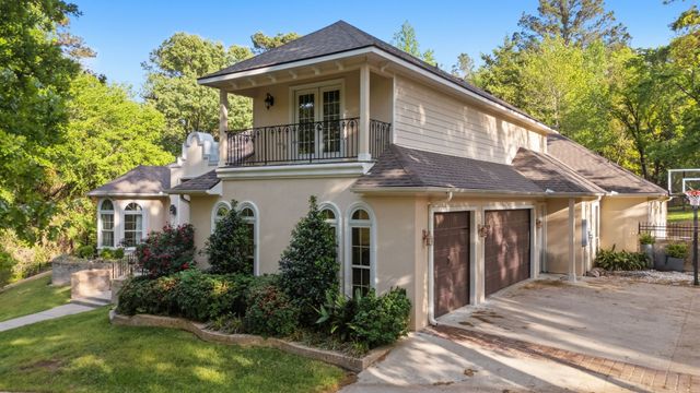1915 Stoneleaf Drive, Tyler, TX 75703