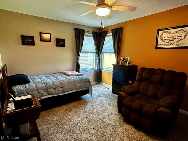 811 Leonard Avenue, Belpre, OH 45714